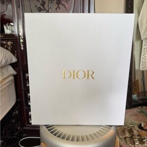 Dior box